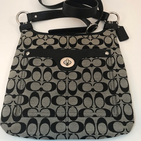 Coach Penelope Crossbody EUC - Picture 5 of 13